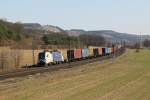 WLB 182 568 mit einem Containerzug am 17.03.2012 bei Harrbach.