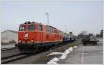 2143.21 der Wiener Lokalbahnen AG, am Karsamstag des Jahres 2013 fr eine Fotofahrt mit BB Pflatsch versehen, aufgenommen in Fischamend am 30.3.2013.

