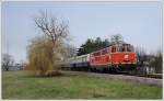 2143.21 der Wiener Lokalbahnen AG, am Karsamstag des Jahres 2013 fr eine Fotofahrt mit BB Pflatsch versehen, aufgenommen in Simmering auf dem Weg zum Alberner Hafen in der Wiener Freudenau am 30.3.2013.

