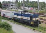 An der Station Wien Praterkai angekommen erregte zunchst etwas anderes unsere Aufmerksamkeit beim Blick von der Brcke, nmlich 9281 20000 90-8 der WLB. Aufgenommen am 16.05.2013.