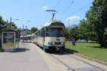 Wien Wiener Lokalbahnen AG: Zug in Richtung Wien Oper (Gelenktriebwagen 125) Karlsplatz am 1.