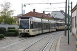 Triebwagen 405 + 102 am 08.Oktober 2016 in der Feldgasse in Guntramsdorf.