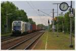 Eine seltener Anblick bietete uns am 18.08.2010 die 1216 950 der Wienerlokalbahnen GmbH auf der KBS 930. Sie stand zuerst weil ein Alex die Spur blockierte. 