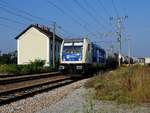 187 322-3(D-WLC) hat einen Kesselwagenzug mit Speiseölen von Bunge-Austria in Bruck/Leitha am Haken; (das Gebäude links, wird wohl auch nicht mehr lange stehen?); 200811