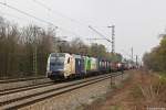 1216 951 und 1216 954 mit einem Containerzug am 05.04.2014 bei Haar.