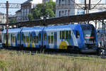 Der Dieseltriebzug SA136-003 wartete Anfang September 2024 am Bahnsteig des Bahnhofes in Kołobrzeg (Kolberg) auf weitere Fahrgäste nach Stettin.