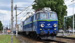 PKP Cargo mit ihrer  ET 22-1089  (NVR:  91 51 3 150 1?6-4 PL-PKPC ) und einem Containerzug nach der Durchfährt Bahnhof Kostrzyn nad Odrą am 07.06.24 