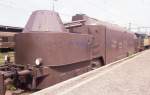 Am 27.4.1991 wurde auch eine Panzer Zug Lok im Warschauer Museum prsentiert.
Vor der Lok selbst ist ein Geschtz Drehgestell montiert. Den Schornstein 
der unter schweren Panzerplatten verborgenen Maschine kann man oberhald der 
Geschtzrohre erkennen.