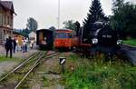 Ein Talbot-Schienenbus und eine Museumsdampflok polnischer Provenienz (PKP- Baureihe PX 48) mit einer Nummer, welche sie in Polen nie getragen hatte (23.08.1986)