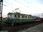 181 116-5 und 181 121-5 fahren mit einem Gterzug am 06.08.2007 durch Maksymilianowo in Richtung Gdańsk.