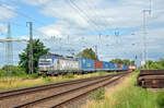 370 025 der PKP Cargo schleppte am 23.06.24 einen China-Containerzug durch Saarmund Richtung Potsdam. Hinter der Lok waren gleich 6 PKP-Flachwagen eingereiht.