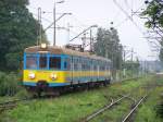 Baureihe EN57-1414 rb von Katowice nach Kluczbork, hier bei der Einfahrt des Bahnhofes Olesno.