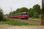 EN 57-1519 fhrt am 21.5.2012 am Haltepunkt Sycewice nach Slupsk aus.
