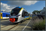 EN63A-028, ein dreiteiliger elektrischer Triebzug des Typs Impuls 36WE des polnischen Herstellers Newag SA, auf der Innotrans 2016 in Berlin.