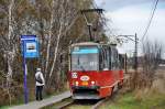 Konsta 105Na Wagen 631 auf der Linie 27 nach  Pogoń Akademiki  beim halt in  Porąbka Pekińska  (28.10.2013)