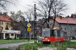 Konstal 105Na Wagen 556 auf der Linie 5 von  Bytom Plac Sikorskiego  fahrend nach  Zaborze Pętla  bei der Haltestelle  Biskupice Młyńska  (30.10.2013)