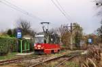 Konstal 105Na Wagen 470 auf der Linie 39 von  Bytom Politechnika Śląska  nach  Stroszek Zajezdnia  Fahrend auf dem berland abschnitt bei der Haltestelle  Bytom Odrzańska  (30.10.2013)