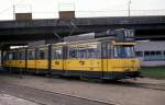 Eine niederlndische Tram in Polen. Am 20.4.2000 fuhr mir in Poznan diese
Straenbahn Nr. 866, unverkennbar ehemals in den Niederlanden aktiv,
ber den Weg.