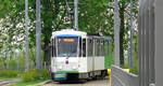 Ein Stettiner Straßenbahnwagen der Linie 9 durchfährt die Schleife von Potulicka.