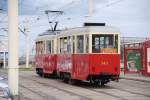 SZCZECIN (Woiwodschaft Westpommern), 26.07.2009, Touristenstraßenbahn vor dem Hauptbahnhof