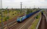 189 805 der PKP Cargo bespannte am 03.08.14 einen Kokszug von Frankfurt(Oder) nach Ulm. Hier passiert der Kokszug Bitterfeld Richtung Halle(S).