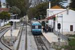 OLHÃO (Distrikt Faro), 28.01.2019, Blick auf den Bahnhof mit Zug Nr. 0456 als Regionalzug nach Faro