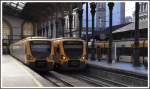 Triebzge der BR3400 in Porto So Bento.