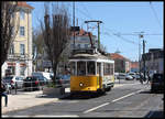 Vor dem Bahnhof Cais do Sodre führt die Trambahn Linie 18 entlang, die bis nach Belem verkehrt.