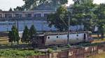 E-Lok 91-53-0-40-0694-2 am frühen Morgen des 08.07.2017 im Bahnbetriebswerk Timisoara.