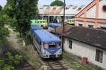 Blick von der Fugngerbrcke am Bahnhof Timisoara Nord in das darunter  liegende Depot.