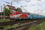 Mit einem Doppelstockzug fhrt 91-53-0-461-036-2 am 12.5.2010 
aus dem Bahnhof Timisoara Nord nach Arad aus.