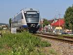 Ein Triebzug der Baureihe 96 in Targu Mures zwischen Bahnhof Targu Mures Nord und Targu Mures Hauptbahnhof am 11.09.2017