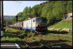 40-0401-0 von CFR Marfa fährt im Schritt Tempo am 22.5.2015 in Timisul in Richtung Brasov durch.