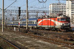 477 054 der CFR bei der Einfahrt in den Bahnhof von Bukarest Nord am 13.12.24