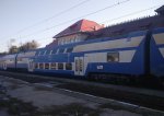 Doppelstockwagen der CFR. Diser Zug, gebildet aus 3 Wagen kam am 01.11.2015 aus Richtung Fetesti im Ostbahnhof Bucuresti (Bucuresti Obor) an.