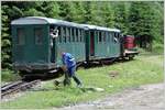 Hinter dem letzten Wagen wird wieder die Weiche für die Lok umgelegt. (12.06.2017)