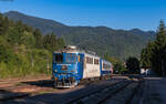 60 1017 mit dem R 5472 (Bicaz - Piatra Neamt) im Bahnhof Bicaz 15.8.24