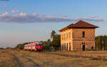 614 042 / 614 041 als R 10301 (Galati - Bârlad) am Haltepunkt Frumusita H.