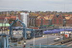 Teleblick vom Deck der Fähre Skane auf den aktuell nicht mehr zur Bahntrajektierung genutzte Bahnhof Trelleborg Hafen.22.10.2016 15:58 Uhr.
Links die alte Fährbrücke.