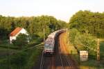 Hectorrail 241009 ist mit einem Gterzug frhmorgens am 18.06.2013 um 6.21 Uhr bei Osnabrck - Hrne in Richtung Norden unterwegs. 