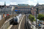 Doppelstock-Vorortstriebzug in der Nähe des Bahnhofs Stockholm C. Stockholm, 5.8.2024