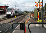 Lokalzug im Bahnhof Mora. Mora, 6.8.2024