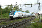 Elektrotriebzug 9077 fährt als R363 von Karlstad nach Göteborg in den Bahnhof in Säffle ein. Säffle, 12.9.2024