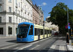 Strassenbahn der Linie 7 unterwegs nach dem Zentralbahnhof. Stockholm, 5.8.2024