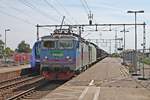 Nachdem die Rc4 1165 von GreenCargo am Nachmittag des 17.07.2019 ihren gemischten Güterzug im Güterbahnhof von Malmö abgeliefert hatte, fuhr sie nun mit einem anderen gemischten