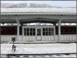 Bahnhof Davos Platz. Wartehalle auf dem Zwischenperron, passend gebaut zum brigen Bahnhofsgebude. (12.11.2007)