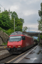 Re 460 031 erreicht am 14. Mai 2016 mit einem IR Brig - Genève Aéroport den Bahnhof Vevey.