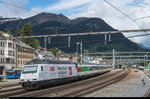 Ein EW-IV-Pendel, geschoben von der Gottardo/ABB Re 460 052, erreicht am 5. Juni 2016 Airolo, welches vom Extrazug ohne Halt durchfahren wird.