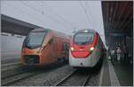 Bahnfotografie im Winterhalbjahr bei  schönem  Hochdruckwetter hat öfters seine Tücken: entweder ist es neblig wie hier, oder das Tal durch welches die Bahn fährt, liegt im Schatten...

Im nebligen Arth-Goldau wartet der SOB RABe 526 227 als IR 2010 (Voralpenexpress) auf die Abfahrt nach Luzern und der SBB Giruno RABe 501 022  Waadt / Vaud  als IC 21 10663 auf die Reise über die Gotthard Panorama Strecke nach Lugano. 

21. Januar 2025