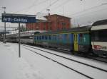 IR 2267 mit A(NL) 50 85 18-33 550 (anstelle Apm 61) im Bahnhof Arth-Goldau, 25.12.2010.